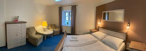 Superior Quadruple Room image 2