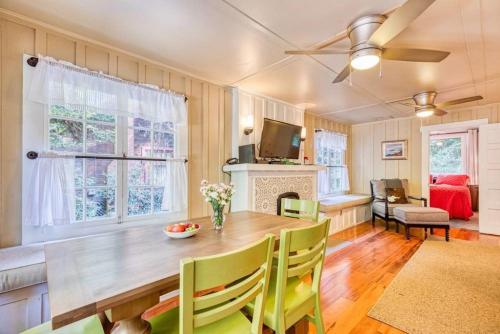 บริการและสิ่งอำนวยความสะดวก, Redwood Retreat! Redwoods! Walk to River!! Hot Tub!! BBQ! Central Air!! in โนวาโต (CA)