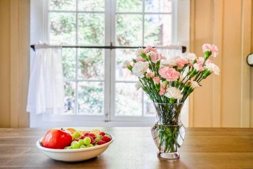 Iekārtas, Redwood Retreat! Redwoods! Walk to River!! Hot Tub!! BBQ! Central Air!! in Novato