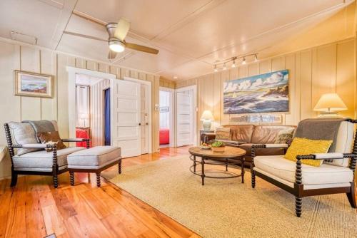 บริการและสิ่งอำนวยความสะดวก, Redwood Retreat! Redwoods! Walk to River!! Hot Tub!! BBQ! Central Air!! in โนวาโต (CA)