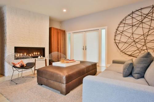 The River Oasis! Private Pool!! Hot Tub!! Sauna!! Fire Table!! BBQ! Fast WiFi!! Close to town! - image 4