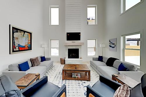 1859SUNL Exceptional Vacation Home in Steamboat Springs home - image 2