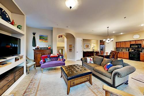 End-Unit Townhome - Sauna Office - Near Skiing townhouse - main image