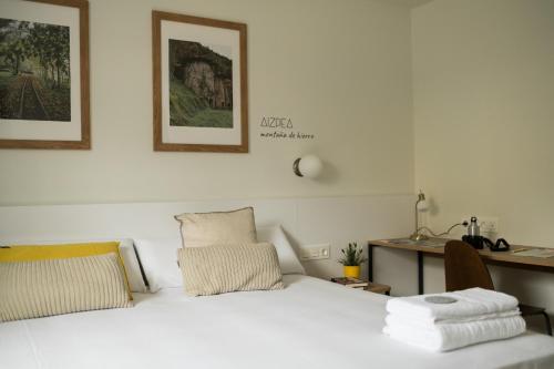HOTEL ORDIZIA Room Type - Standard Twin Room