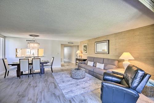 Sunny Siesta Key Condo with Beach Access and Pool - main image
