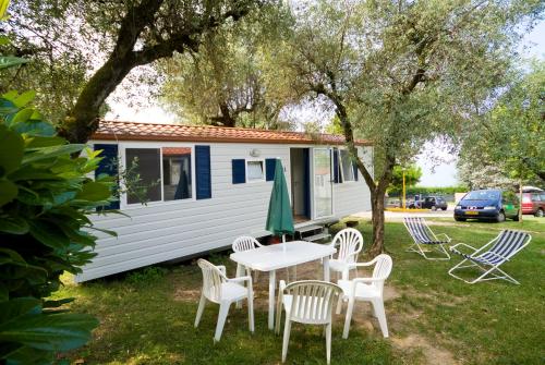 Mobile Home (5 Adults) room in Camping Cisano - San Vito