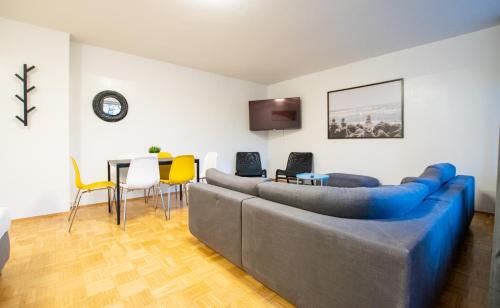 RAJ Living - 1 , 3 and 4 Room Apartments - 20 min Messe DUS & Airport DUS