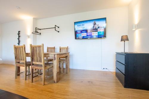 RAJ Living - 1 , 3 and 4 Room Apartments - 20 min Messe DUS & Airport DUS