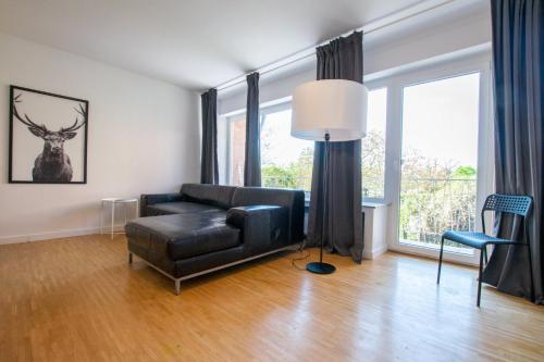 RAJ Living - 1 , 3 and 4 Room Apartments - 20 min Messe DUS & Airport DUS