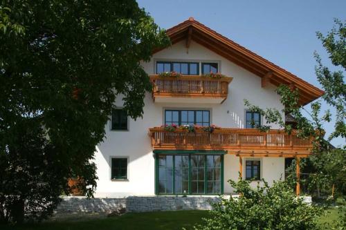 Exterior view, Ferienwohnungen auf dem Paulbauernhof in Saaldorf-Surheim