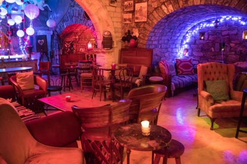 ผับ/เลาจน์, Hotel Amor y Paz in เรอัล เด กาตอร์เซ