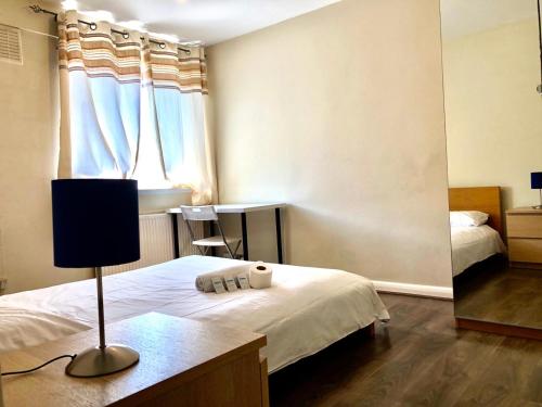 Alpha Grove Deluxe Room, Docklands, London