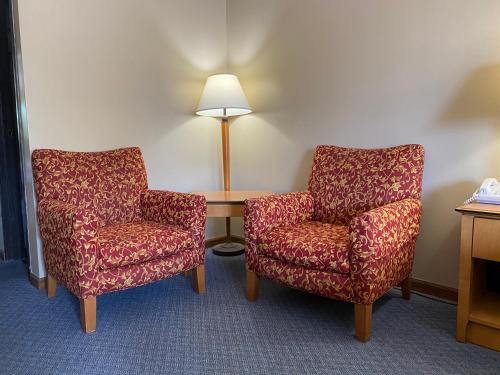 Thunderbird Motor Lodge Norman OK - image 3