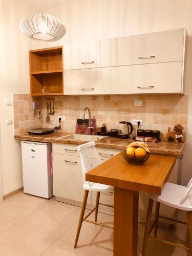 Kitchen, נוף המצוק in Tiberias