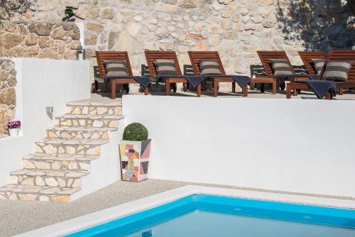 Villa Petra Apartment with private pool - image 8