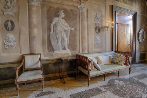 Vintage Venice Apartment