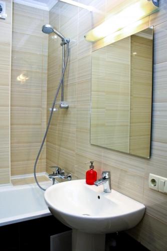 Bathroom, Alliance Apartments at Osrovskogo in Rostov On Don