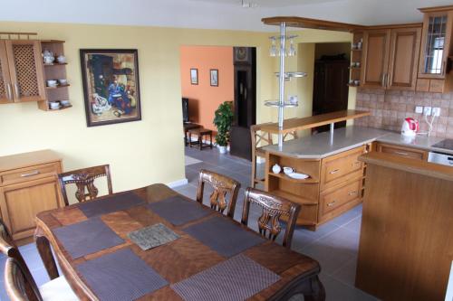 One-Bedroom Apartment with Fireplace room in Villa Anastazis - Penzion Eden