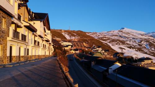 Sierra Nevada Apartment - image 9