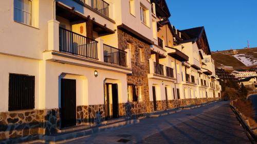 Sierra Nevada Apartment - image 2