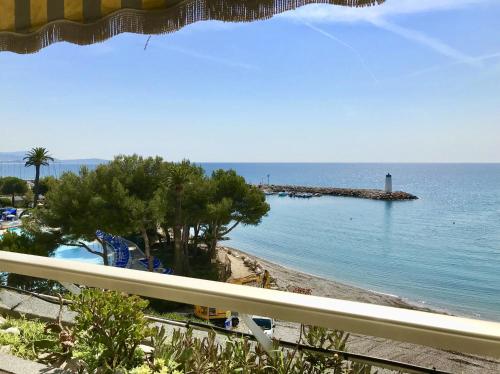1 Bdr Marina Baie des Anges Sea view and garage