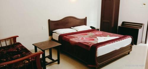 Deluxe Double Room image 6