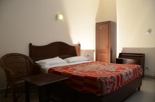 Deluxe Double Room image 3