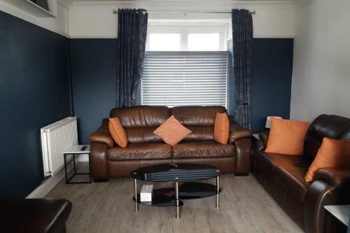 Holiday Home, West Wales Sleeps 6 People