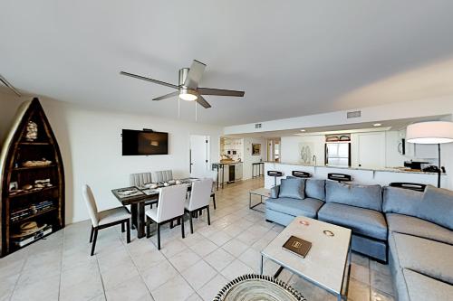 All-Suite Beachfront Unit 206 - Pools Tennis Gym condo - image 3