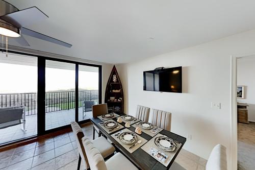 All-Suite Beachfront Unit 206 - Pools Tennis Gym condo - image 4