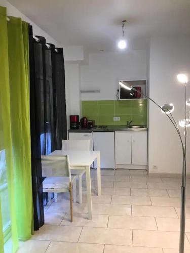 Superbe & LUXURY studio Paris Montreuil 2