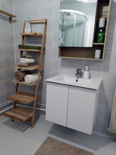 Grand studio, super équipé, 2 pas du centre-ville