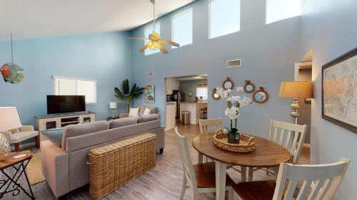 7Th Street Retreat Home - image 9