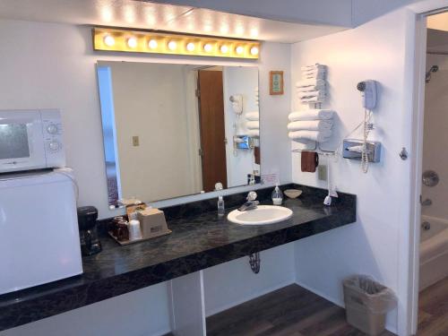 Budget Host Inn