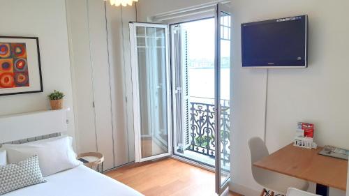 Photo - SEAFRONT LUXURY STUDIO - by www,SanSebastianApartments,es