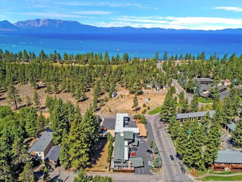 Secrets Inn Lake Tahoe - image 4