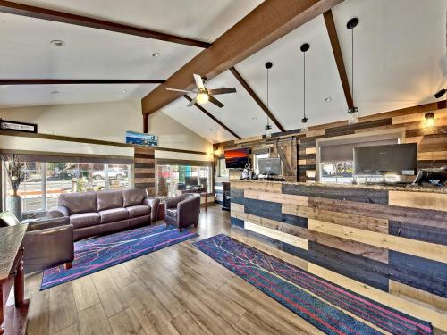 Secrets Inn Lake Tahoe - image 8