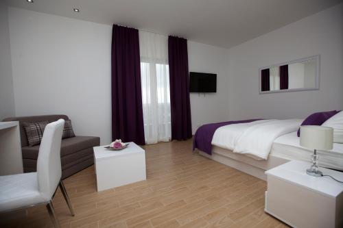Rooms Ino – Kastel Luksic, MD