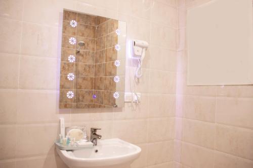 Bathroom, Lavent Park Hotel Suites in Al Rabwah