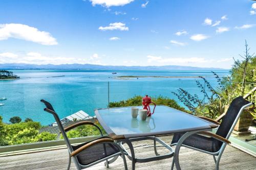 View, Harbour View - Three in Stepneyville