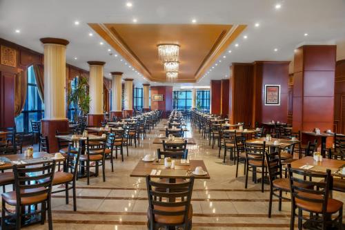 Restaurant, TOLIP Hotel Alexandria in Alexandria