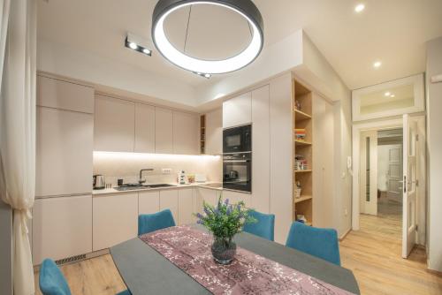 Sasha di Cattaro - Old Town Lux Apartment - image 3