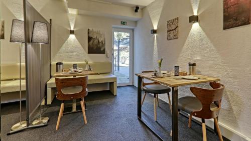 마우트 Suit' & Fruhstuck Zum Latschen - Adults Only 3성급 호텔 레스토랑