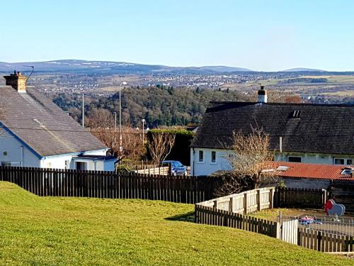 منظر, Hill View 2 bedroom free parking in Leachkin