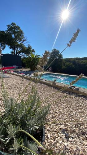 Peldbaseins, Maison d'hôtes à la Ferme Une Pause à la Guette (Maison d'hotes a la Ferme Une Pause a la Guette) in Uxeau
