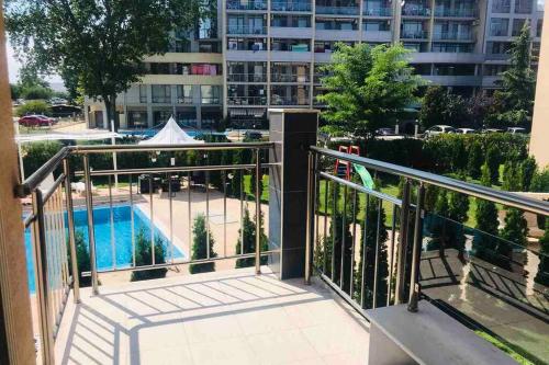 VIP VISION - 214 entire flat 2 beds two baths