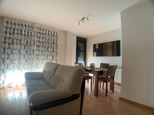 VUT SEGEDA Valle del Manubles in คาลาตายัด