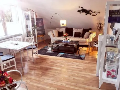 Künstler Ferienwohnung 3 Zimmer Küche Bad zentrale Lage in Wulsbüttel, Deutschland
