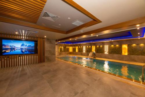 The Peak Hotel