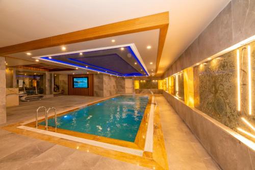 The Peak Hotel